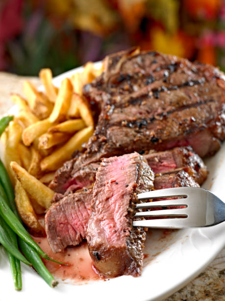 bife suculento - red meat meat dish grilled rare imagens e fotografias de stock