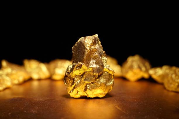 istock Closeup of big gold nugget 641091538