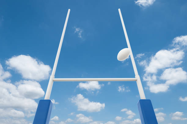 los mensajes de rugby con cielo azul - rugby wooden post goal post rugby post fotografías e imágenes de stock