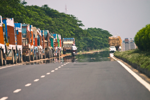 Carretera de verano fuera de Calcuta photo
