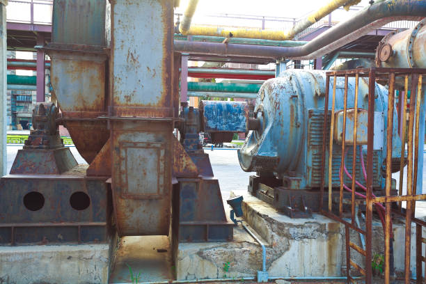 istock Old abandoned closed steel steelworks pipelines 641172164
