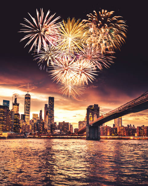 heart shape fireworks in new york heart shape fireworks new york city skyline new york state night stock pictures, royalty-free photos & images