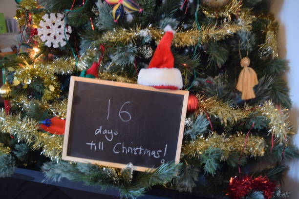 istock 16 days until christmas countdown sign 641191326