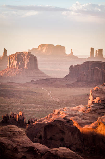 hunt ' s mesa, monument valley - monument valley bildbanksfoton och bilder