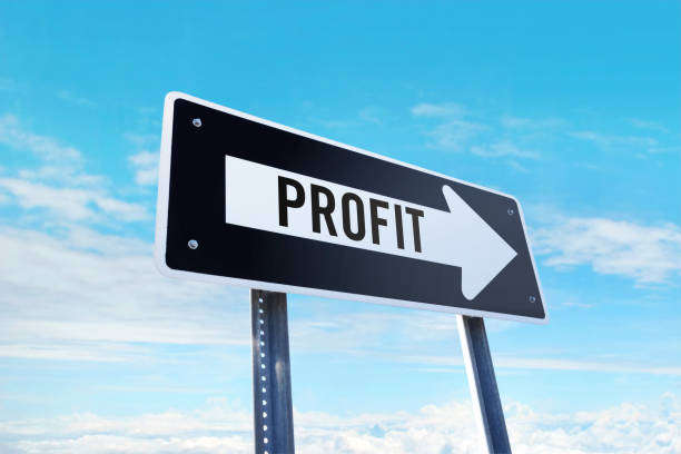 istock Profit traffic sign 641233530