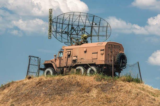 estación de radar móvil del ejército - defense industry audio fotografías e imágenes de stock