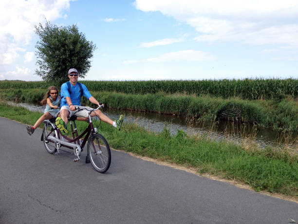 bicicleta em tandem - foto de acervo