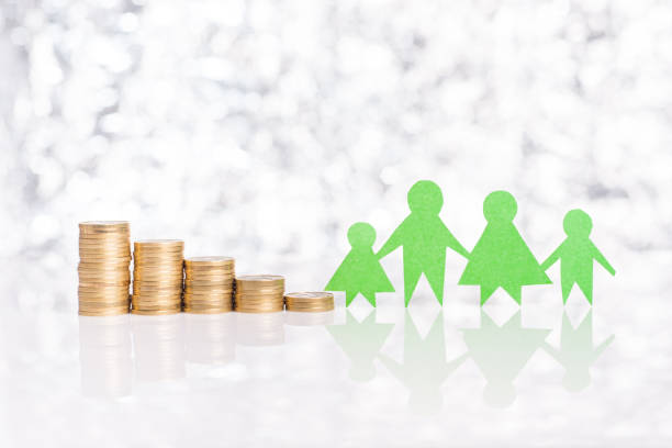 istock Decreasing measures to support the family 641300354