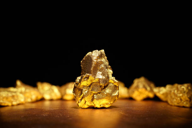 istock Closeup of big gold nugget 641302880
