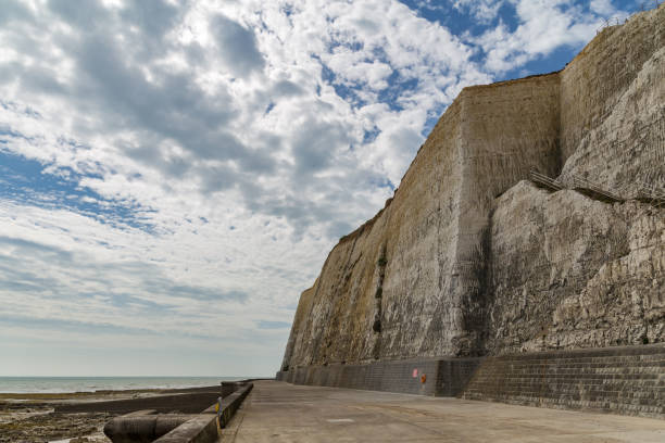 istock Chalk cliffs and coastline at Friars' Bay, UK 641326642