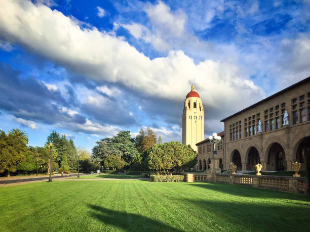 Hoover tower in Stanford University Palo Alto, CA/USA March 19, 2016: Hover Tower in Stanford University on cloudy day stanford university photos stock pictures, royalty-free photos & images