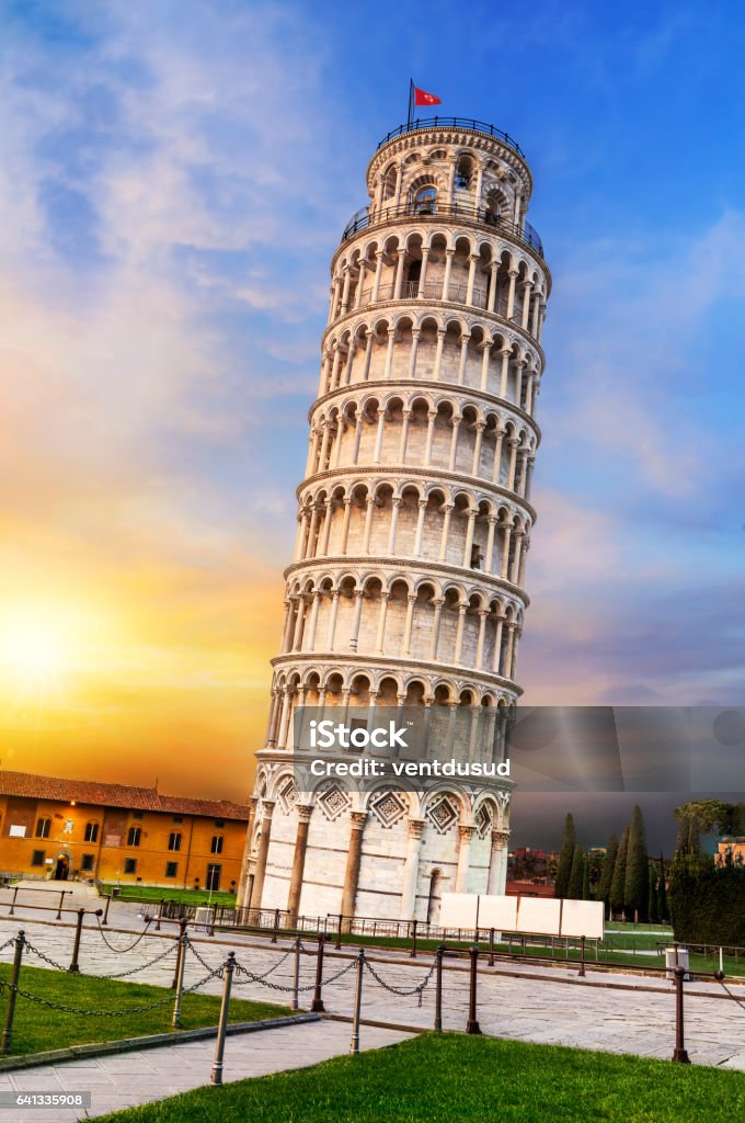 Pisa leaning tower, Italy Pisa, place of miracles: the leaning tower and the cathedral baptistery, tuscany, Italy Leaning Tower of Pisa Stock Photo