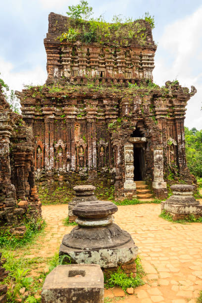 istock Temple at Vietnam 641366052