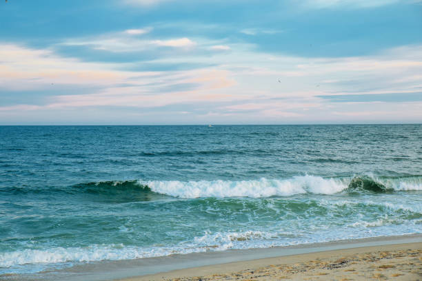 onda del cielo e del mare e del cielo - ziegfeld theatre foto e immagini stock