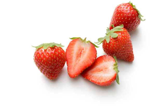 fruit: aardbeien geïsoleerd op witte achtergrond - strawberry stockfoto's en -beelden