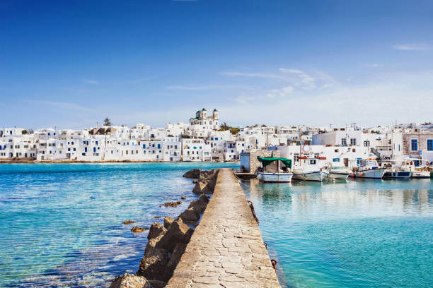 villaggio di naousa, paros isola, grecia - paros foto e immagini stock