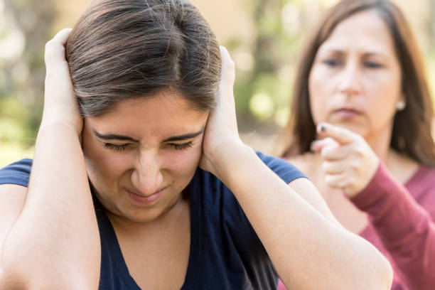 matka z córką besztać - teenage pregnancy mother social issues family zdjęcia i obrazy z banku zdjęć