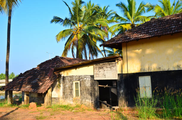 istock Dilapidated tile roof house 641512792