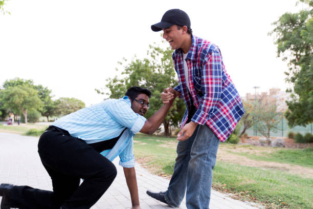 istock Thank you for helping me buddy. 641573124