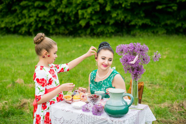 madre con hija - 11310 fotografías e imágenes de stock