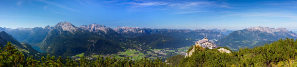 kehlstein mit kehlsteinhaus, panorama blick über berchtesgaden, 55mpx - adolf hitler fotografías e imágenes de stock