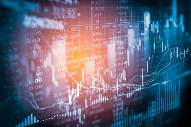 ven el indicador de mercado de valores y los datos financieros de led. doble - trading floor fotografías e imágenes de stock