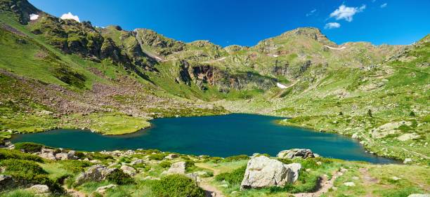 istock Estany del Mig. Tristaina Lakes (Estanis de Tristaina). Andorra 641640544