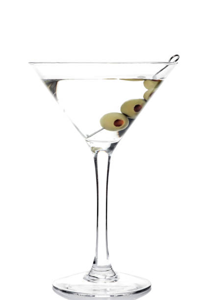 vetro di un coctail martini - cocktail transparent cocktail shaker glass foto e immagini stock