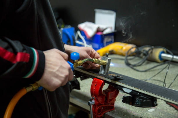 istock sharpening of an edging of mountain skis 641665296
