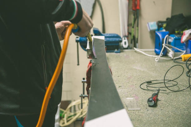 istock sharpening of an edging of mountain skis 641665350