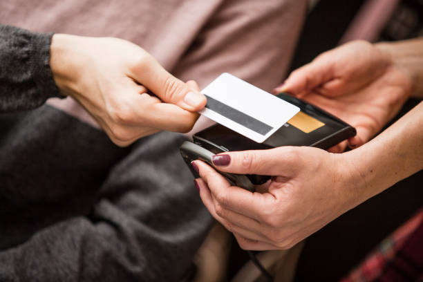 istock Contactless credit card payment 641674242
