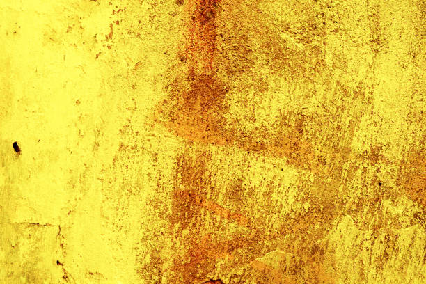 istock Wall fragment with attritions and cracks 641714286