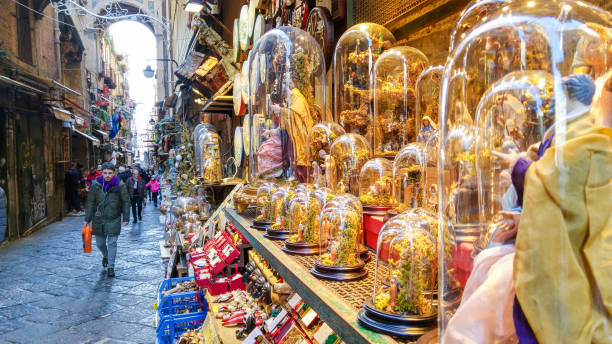 Via San Gregorio Armeno a Napoli - foto stock