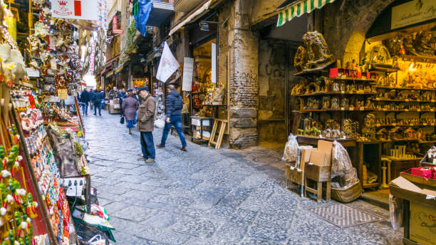 San Gregorio Armeno street in Naples, Italy - fotografia de stock