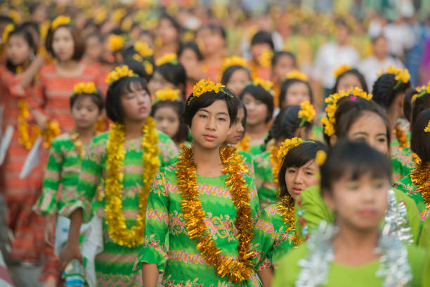 asia myanmar mandalay thingyan festiwal wody - thingyan zdjęcia i obrazy z banku zdjęć