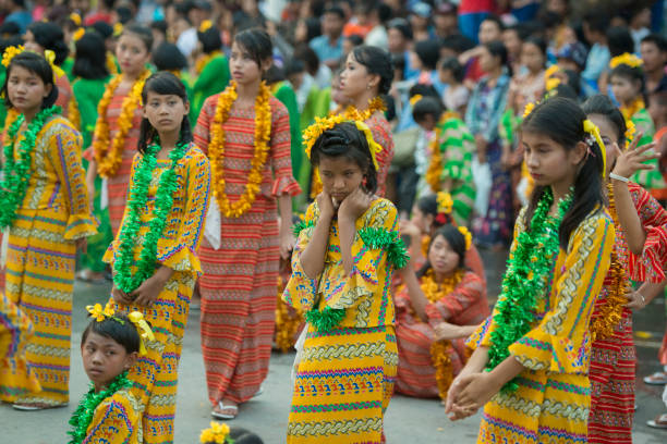 asia myanmar mandalay thingyan festiwal wody - thingyan zdjęcia i obrazy z banku zdjęć