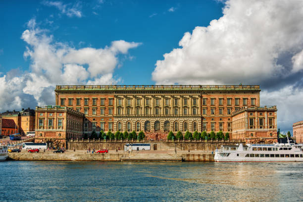 королевский дворец в стокгольме hdr - stockholm стоковые фото и изображения