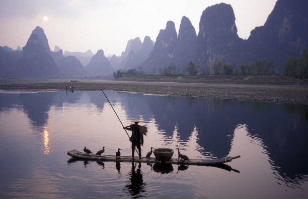 asia china guilin - berglandschaft fotografías e imágenes de stock
