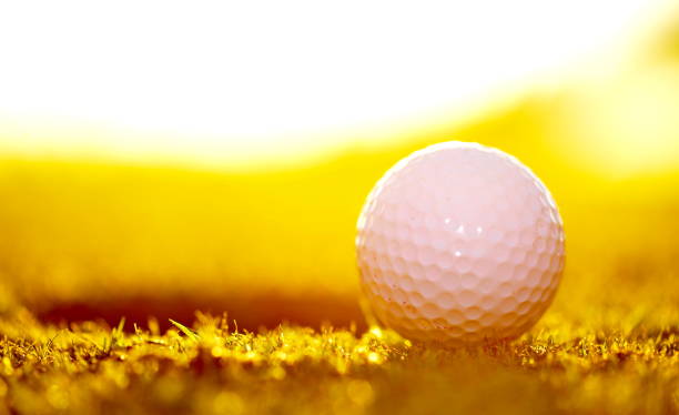 campo de golfe  - golf ball spring cloud sun - fotografias e filmes do acervo