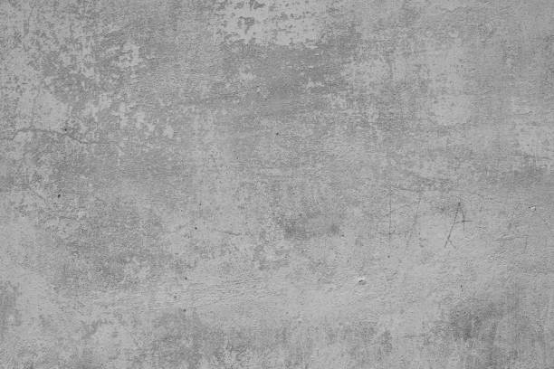 istock Wall fragment with attritions and cracks 642021584