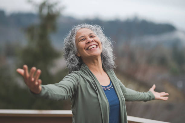 istock Hawaiian woman doing yoga pose outside 642066412