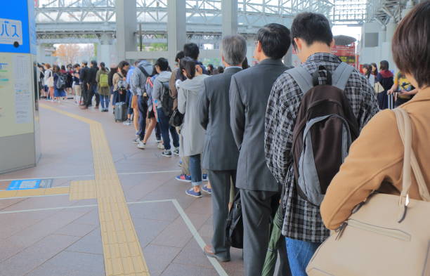 日本の通勤金沢 - 行列 ストックフォトと画像