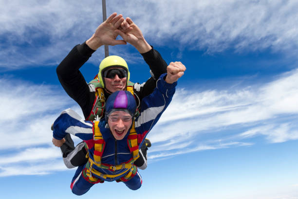 istock Tandem jump. Flying in a free fall. 642086294