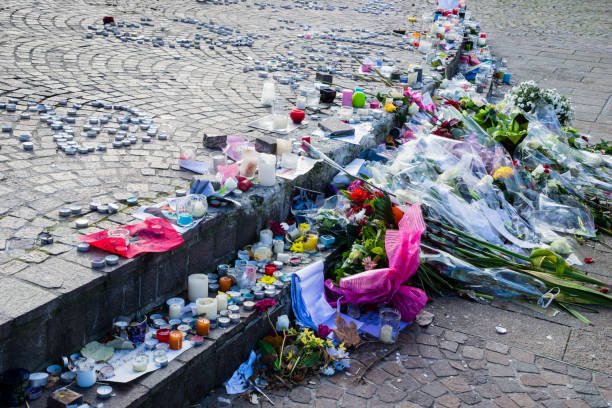 lugar de vigília de praça da república, lille, frança - mass murder - fotografias e filmes do acervo