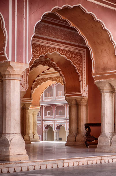 arches in the city palace - jaipur city palace imagens e fotografias de stock