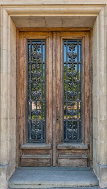 istock Door of an old house 642266484