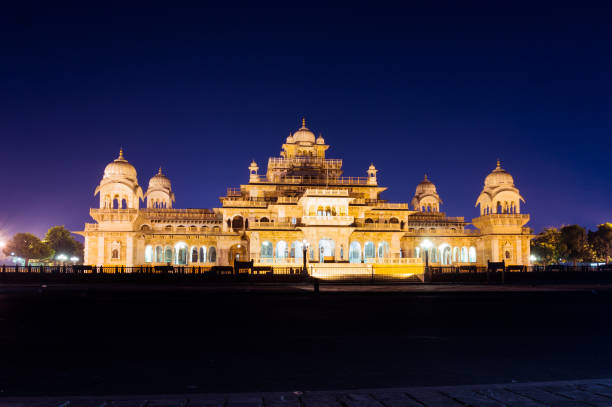 Albert Hall Jaipur at night Albert hall a famous landmark of jaipur at night. This is a very popular tourist destination and a musem of traditional items royal albert hall stock pictures, royalty-free photos & images
