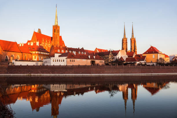 istock Wroclaw Cathedral and Collegiate Church at sunset 642335588