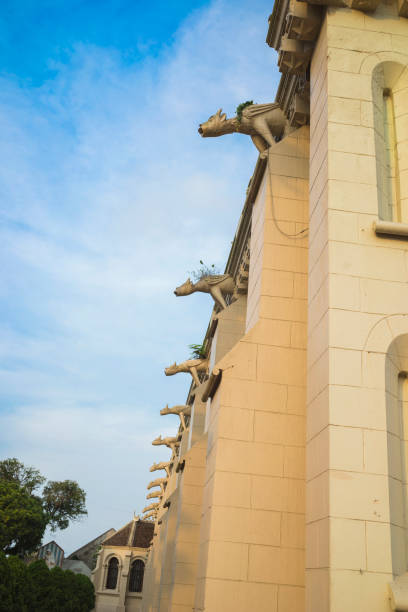 istock Side view of Asian church 642460952