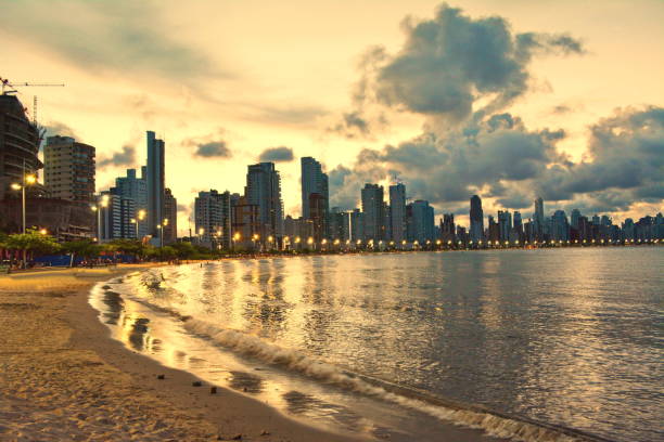 istock Dusk in Balneario Cambomoreu 642546502